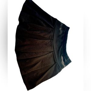 Black pleated skirt, super soft